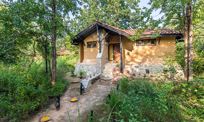 Earthy Elegance views of Kanha Earth Lodge